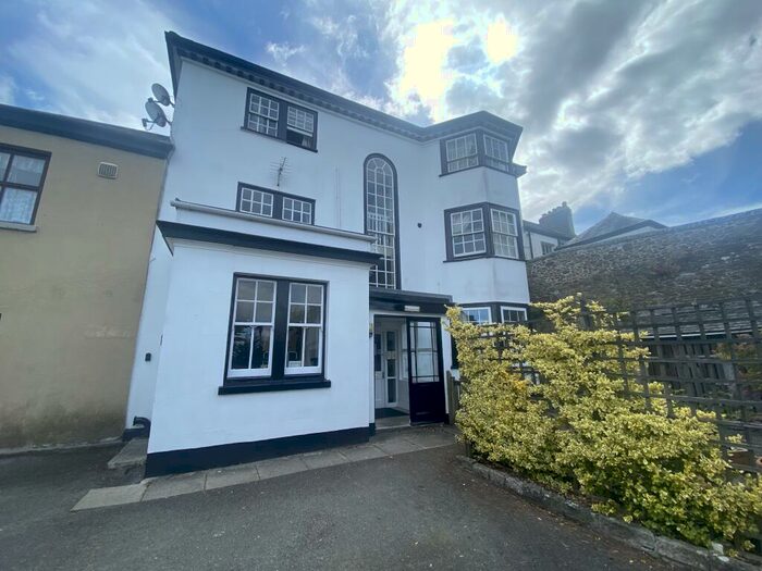 1 Bedroom Flat To Rent In Callington Road, Saltash, PL12