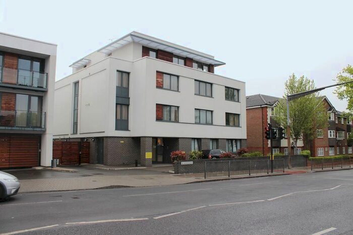 2 Bedroom Flat To Rent In Kenton Road, Harrow, HA3