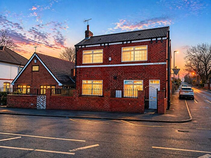 4 Bedroom Detached House For Sale In Barnsley Road, Hemsworth, WF9