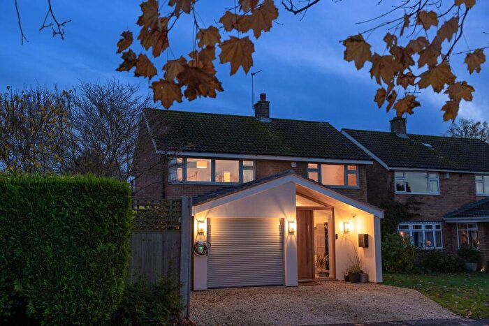 4 Bedroom Detached House For Sale In Bromley Close, Kenilworth, CV8