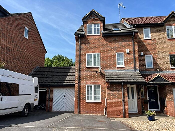 3 Bedroom Semi Detached House To Rent In St. Georges Avenue, St. George, Bristol, BS5
