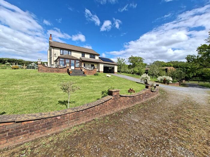 4 Bedroom Detached House For Sale In Ammanford Carmarthenshire, SA18