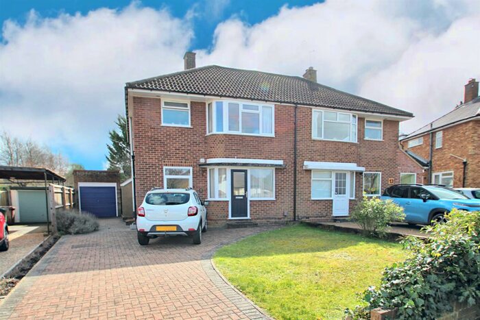 3 Bedroom Semi-Detached House For Sale In Thornton Crescent, Wendover, Aylesbury, HP22