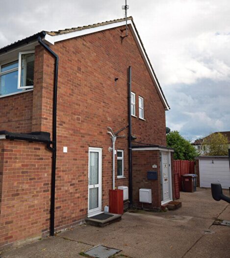2 Bedroom Maisonette To Rent In Poplars, Hatfield, AL10