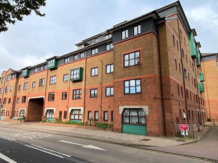 1 Bedroom Retirement Property For Sale In Regents Court, West Street, Gravesend, DA11