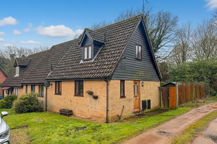 2 Bedroom Cottage For Sale In Aylward Close, Hadleigh, IP7