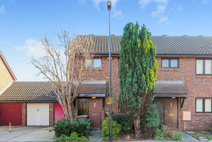 3 Bedroom End Of Terrace House To Rent In Allendale Close, , London, SE5