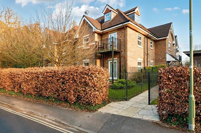 2 Bedroom Flat To Rent In Hursley Road, Chandler's Ford, SO53