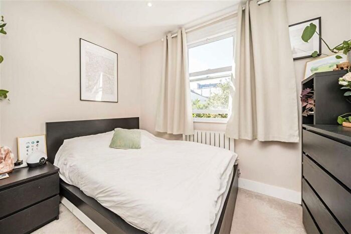 5 Bedroom Terraced House For Sale In Gaskarth Road, Balham, SW12