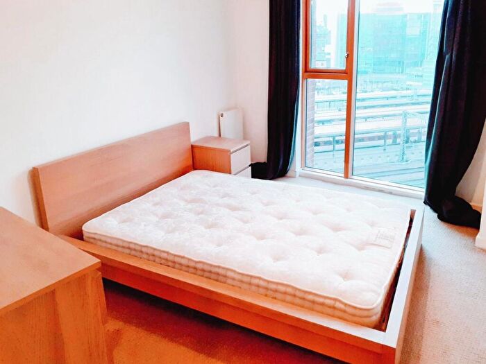 1 Bedroom Flat To Rent In Wharf Approach, Leeds, West Yorkshire, LS1