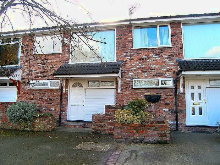 3 Bedroom Mews To Rent In Buckfast Close, Poynton, SK12