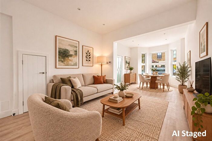 4 Bedroom Terraced House For Sale In Daventry Avenue, Walthamstow, London, E17