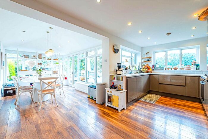 3 Bedroom Terraced House For Sale In Spring Lane, Warners End, Hemel Hempstead, Hertfordshire, HP1