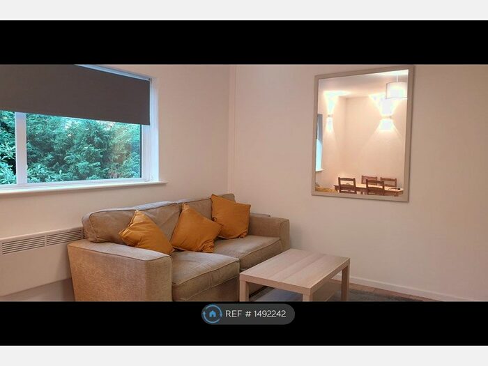 1 Bedroom Flat To Rent In Park Drive, Manchester, M16