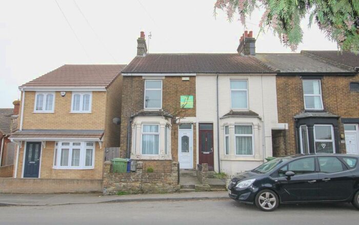 3 Bedroom House To Rent In Tonge Road, Sittingbourne, ME10
