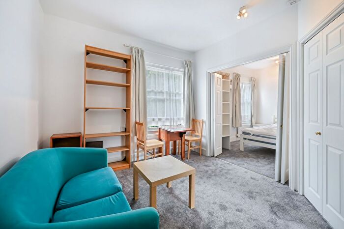 1 Bedroom Flat To Rent In St. Stephens Avenue, W12
