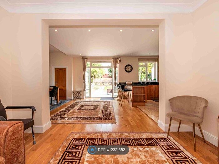 4 Bedroom Semi-Detached House To Rent In Buxton Drive, New Malden, KT3