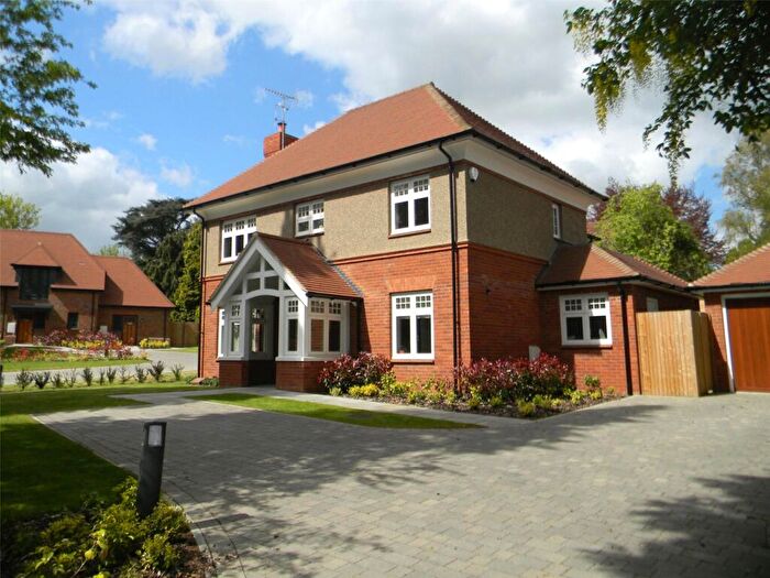 5 Bedroom Detached House To Rent In The Pines, Berkhamsted, HP4