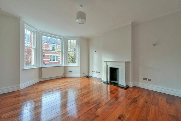 3 Bedroom Flat To Rent In Riverview Gardens, Castelnau, London, SW13