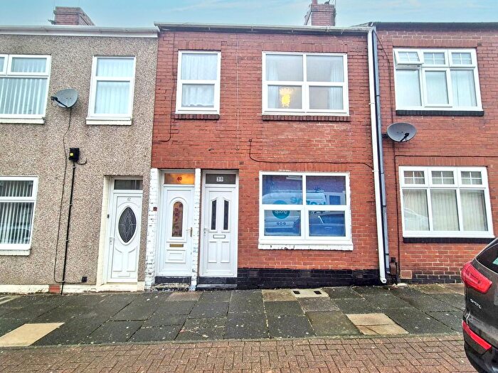 2 Bedroom Flat To Rent In Whitehall Street, South Shields, NE33