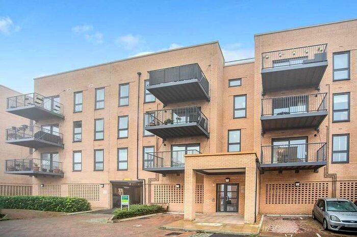 2 Bedroom Apartment To Rent In Starboard Crescent, Chatham, Kent, ME4