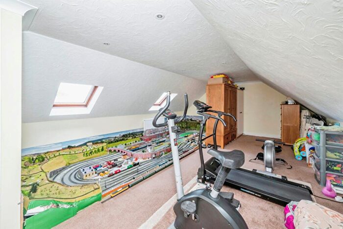 4 Bedroom Detached House For Sale In Hall Road, Hopton, Great Yarmouth, NR31