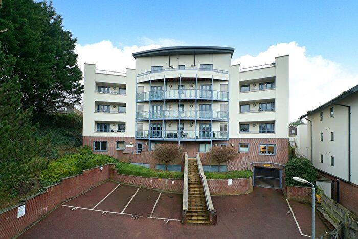 2 Bedroom Flat For Sale In Brook Street, Tring, HP23