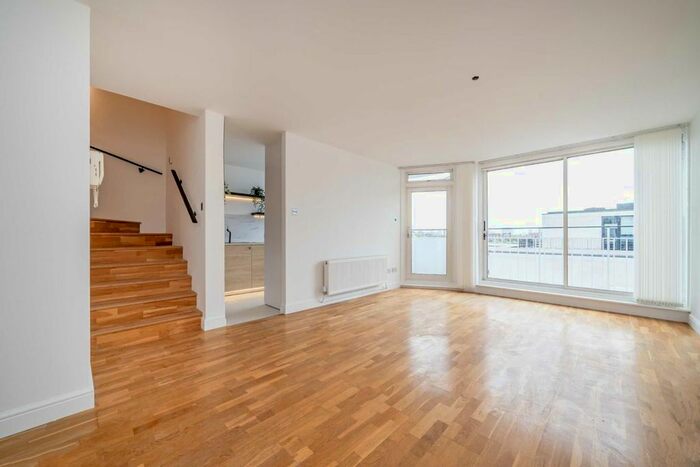 2 Bedroom Flat To Rent In Notting Hill Gate, London, W11