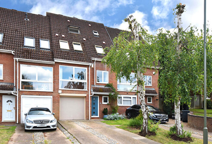 4 Bedroom Terraced House For Sale In Romney Drive, Bromley, BR1