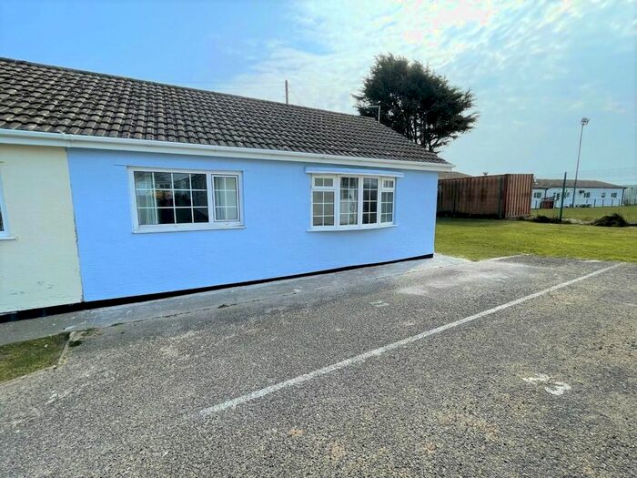 2 Bedroom Chalet For Sale In Monksland Road, Reynoldston, Swansea, SA3