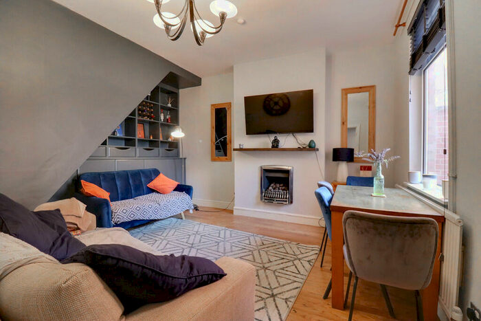 2 Bedroom End Of Terrace House To Rent In Church Avenue, Leicester, LE3