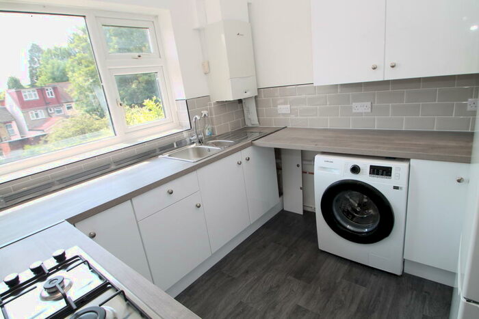 2 Bedroom Maisonette To Rent In Dale Road, Purley, CR8
