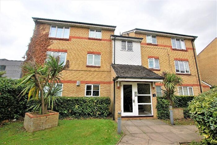 1 Bedroom Flat To Rent In Heddington Grove, Islington, London, N7