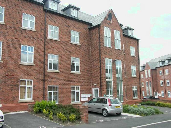 2 Bedroom Flat To Rent In Eastgate, Macclesfield, SK10