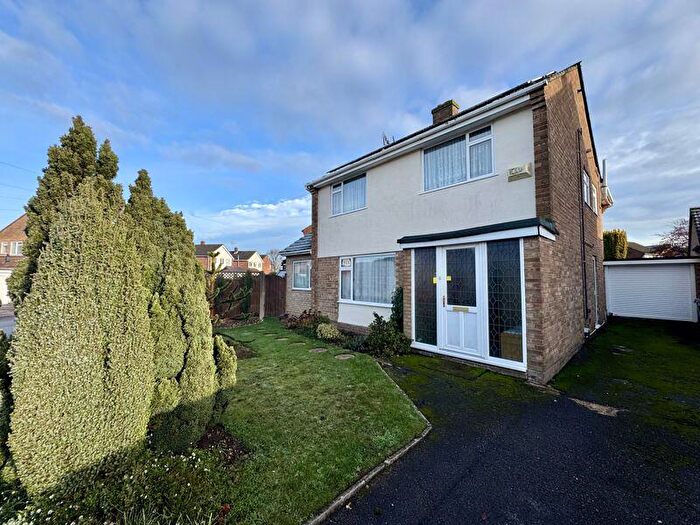 4 Bedroom Detached House For Sale In Churchill Close, No Chain, HP10