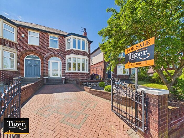 3 Bedroom Semi-Detached House For Sale In Lawson Road, Blackpool, FY3