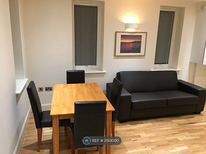 1 Bedroom Flat To Rent In Woodford Court, Watford, WD17