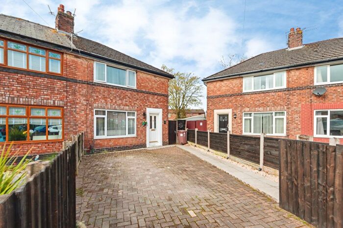 3 Bedroom Semi Detached House For Sale In Kipling Grove, St. Helens, Merseyside, WA9