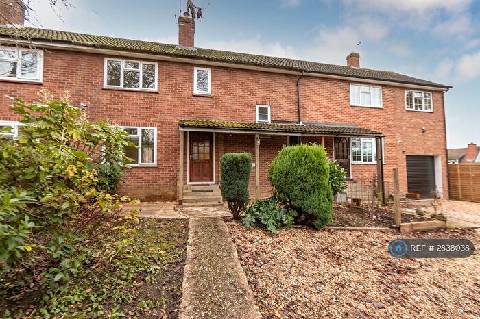 3 Bedroom Terraced House To Rent In Glebe Close, Tadley, RG26