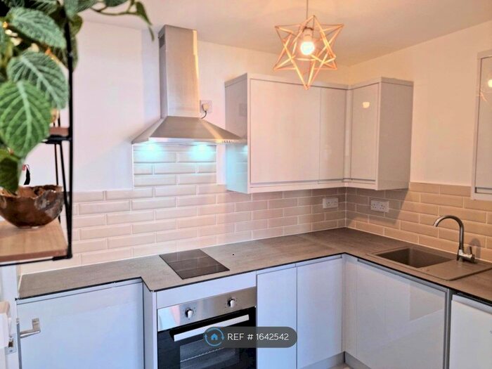 Studio To Rent In Park Road, Moseley, Birmingham, B13