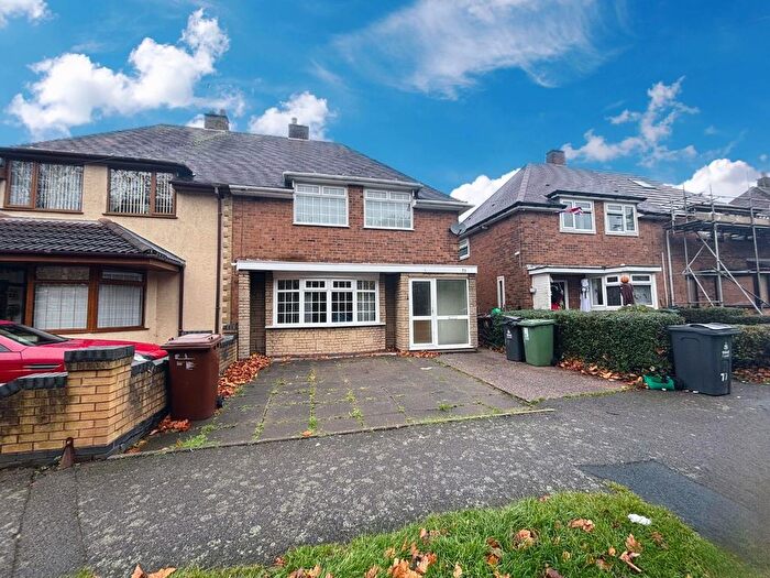 3 Bedroom Semi Detached House For Sale In Hawbush Road, Walsall, WS3