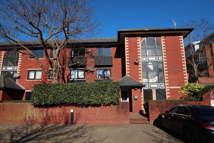 2 Bedroom Apartment To Rent In Guild Court - City Centre, BS1