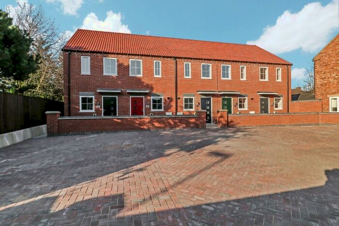 2 Bedroom Town House To Rent In St Catherines Court, Bracebridge, Lincoln, LN5