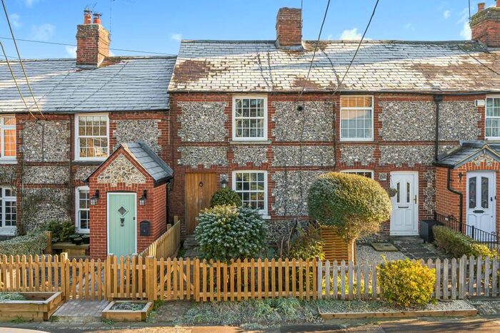 2 Bedroom Cottage To Rent In Downley, Buckinghamshire, HP13