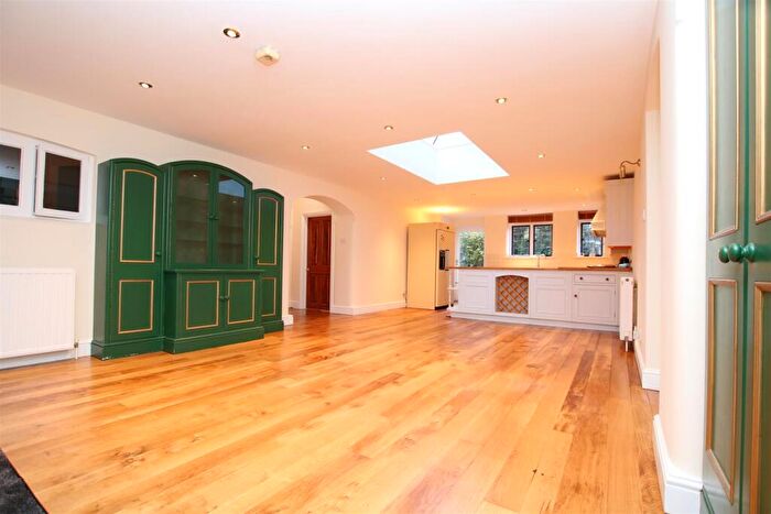 2 Bedroom House To Rent In Forest Road, Colgate, Horsham, RH12