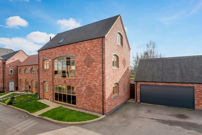 4 Bedroom House For Sale In Malkins Way, Coleshill, Birmingham, B46