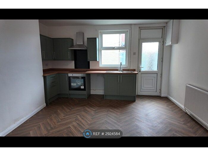 2 Bedroom Terraced House To Rent In Grays Road, Barnsley, S71