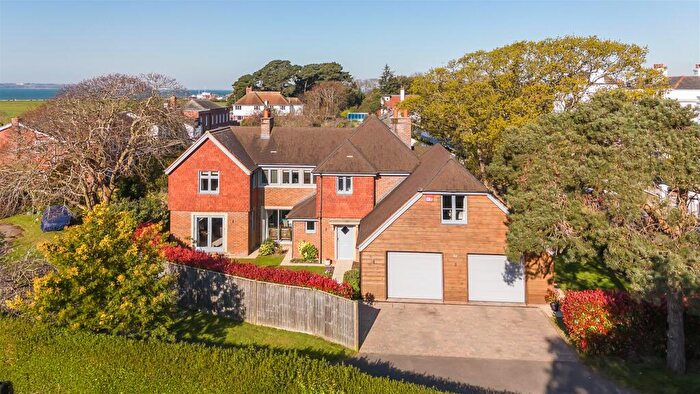 4 Bedroom Detached House For Sale In Crescent Road, Alverstoke, Gosport, PO12
