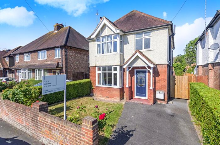 4 Bedroom Detached House To Rent In Beckingham Road, Guildford, GU2