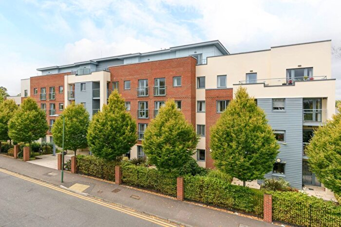 2 Bedroom Flat For Sale In Elles House, Wallington, SM6